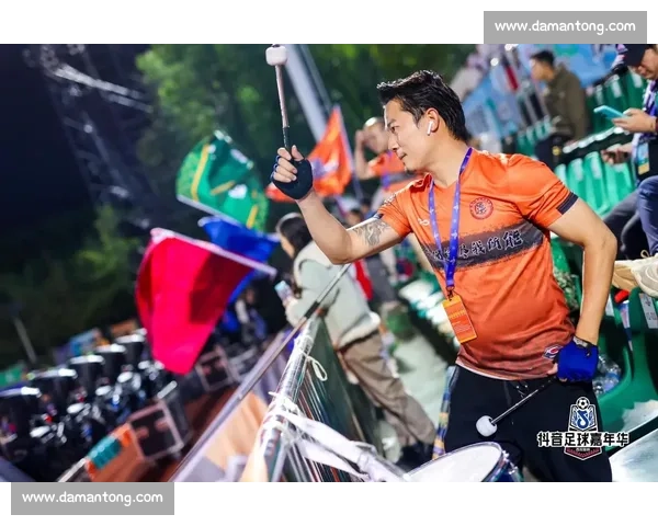 58 岁黄健翔逆龄爆发！这脚世界波点燃抖音足球嘉年华