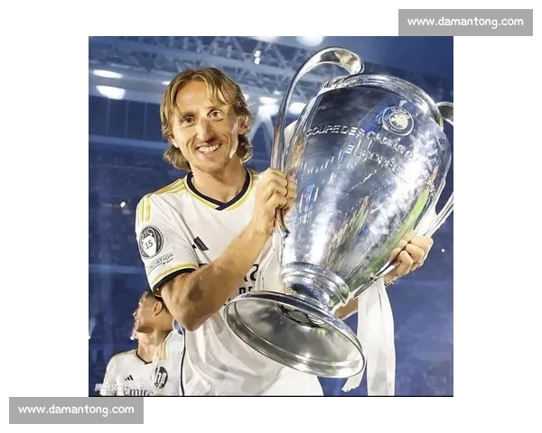 卡拉泽盛赞阿莱格里与莫德里奇,盼米兰重现欧冠辉煌 卡拉泽盛赞阿莱格里与莫德里奇,盼米兰重现欧冠辉煌