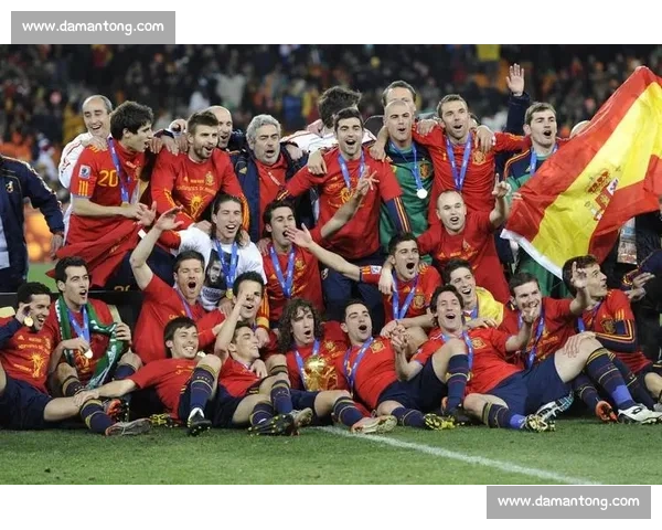 2014世界杯西班牙对阵荷兰一场颠覆王朝的经典之战足球史上 2014世界杯西班牙对阵荷兰一场颠覆王朝的经典之战足球史上