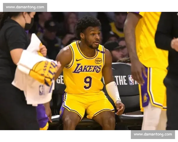 2010年湖人对火箭的宿敌之战回顾与时代意义经典对决全景解析